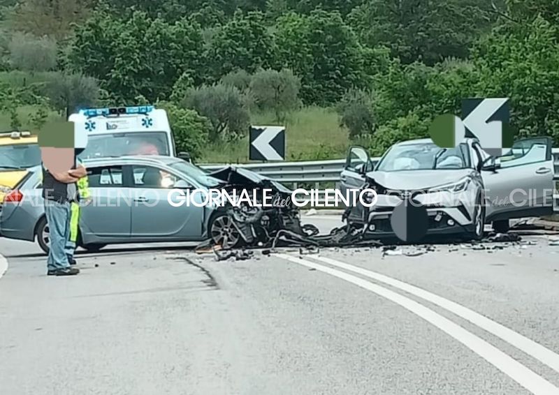 Incidente sull’A2 del Mediterraneo allo svincolo di Polla: ragazza ferita