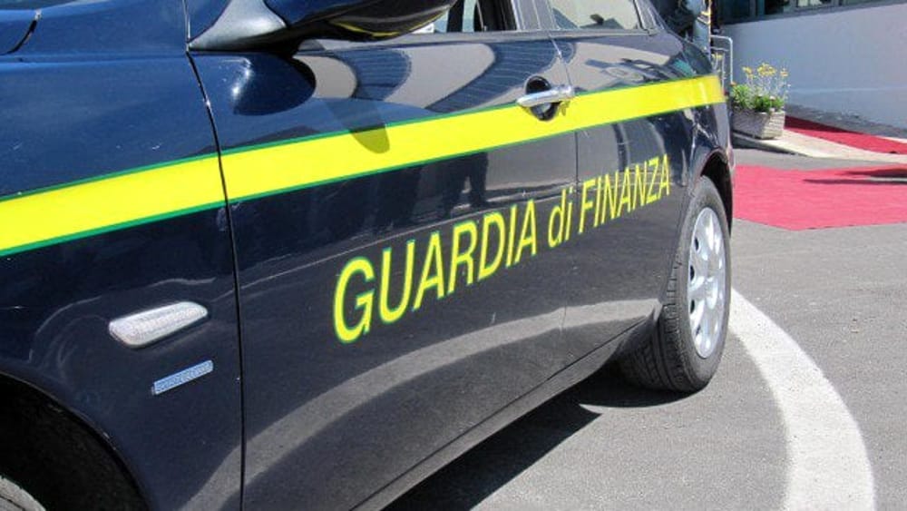 Gioco d’azzardo, blitz della Guardia di Finanza di Vallo della Lucania: nei guai esercizio commerciale