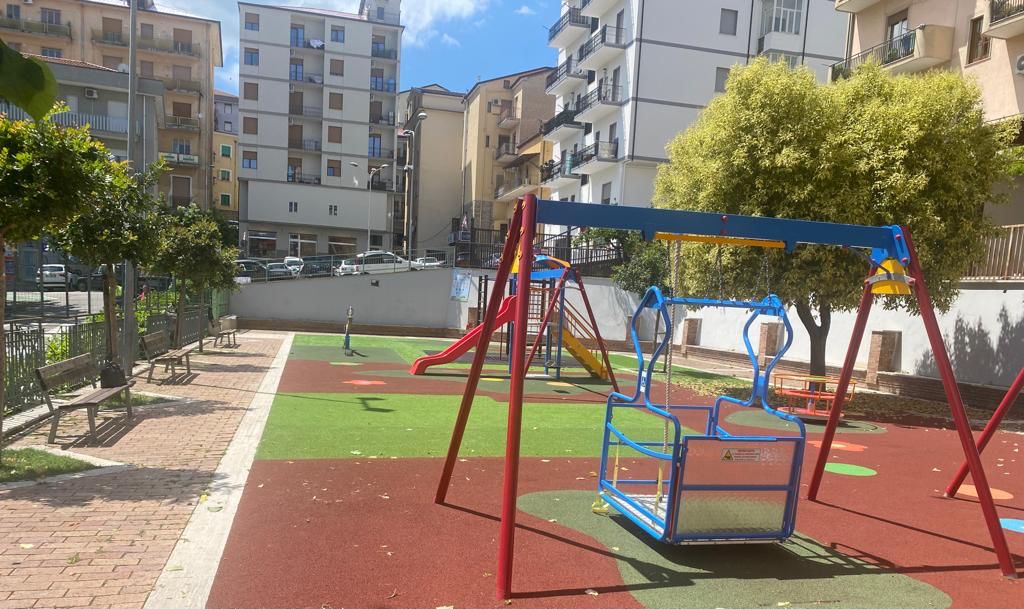 Roccadaspide, si inaugura il nuovo parco giochi inclusivo nel Parco della Concordia