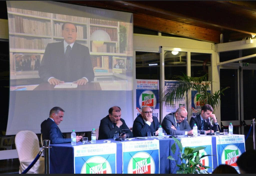 Berlusconi, la telefonata al sindaco di Santa Marina e il ricordo: «Se ne va un pezzo di storia»
