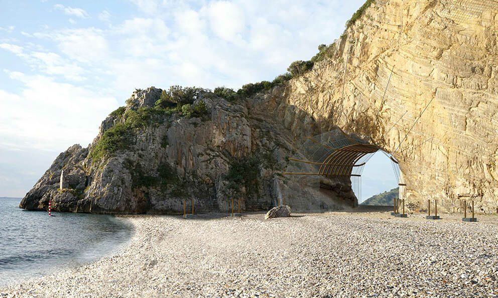 Palinuro, la spiaggia dell’Arco Naturale resta off limits: lavori non terminati