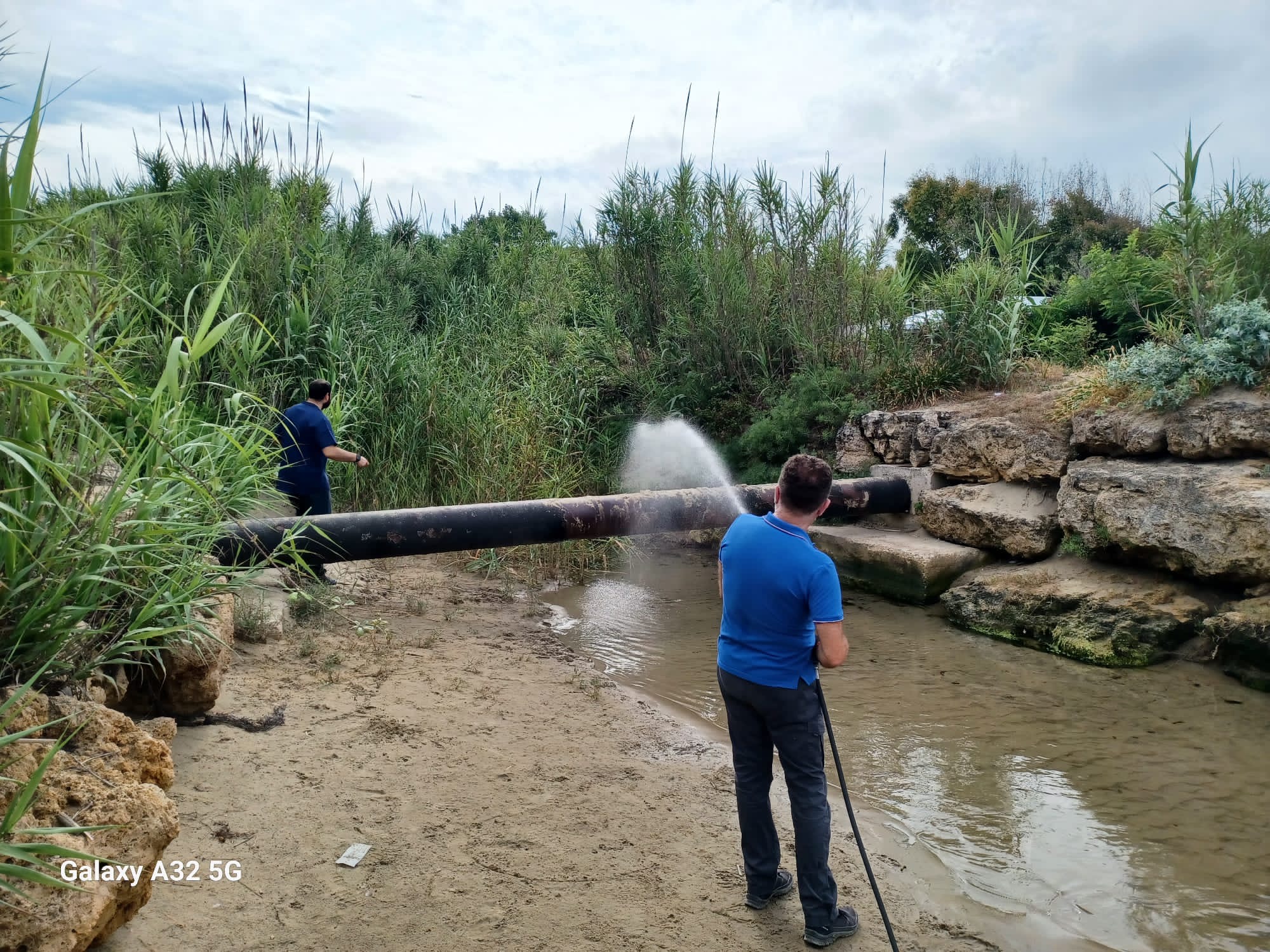 Bioattivatori e reti acchiappa rifiuti nei fiumi, conclusa la prima parte del progetto a Capaccio Paestum