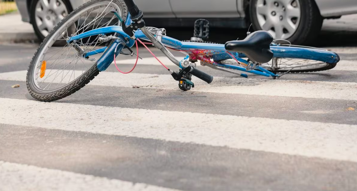 Cilento, investito in bicicletta da un’auto: giovane in ospedale