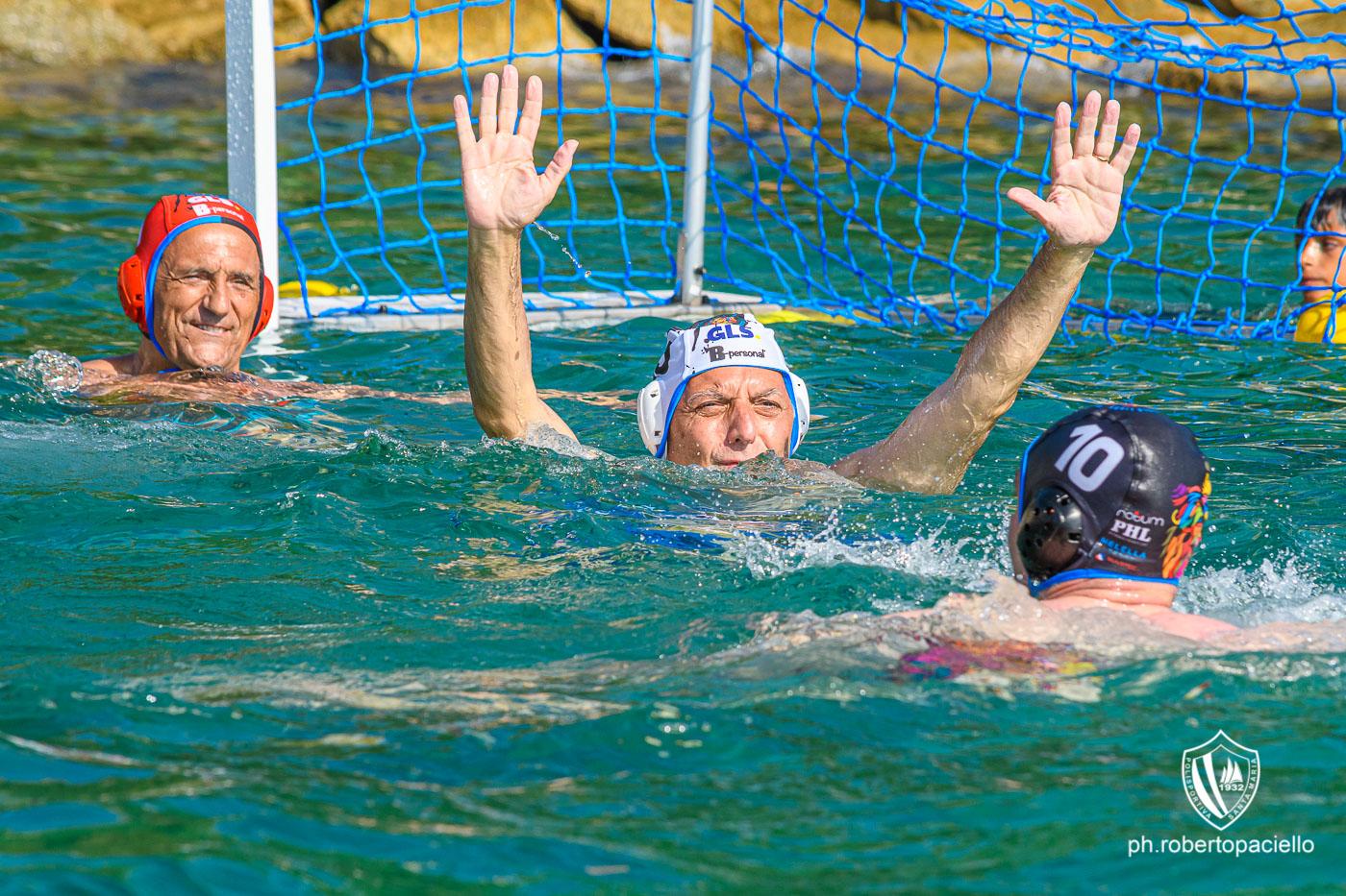 Spettacolo nel mare di Castellabate, pallanuoto paralimpica e torneo giovanile