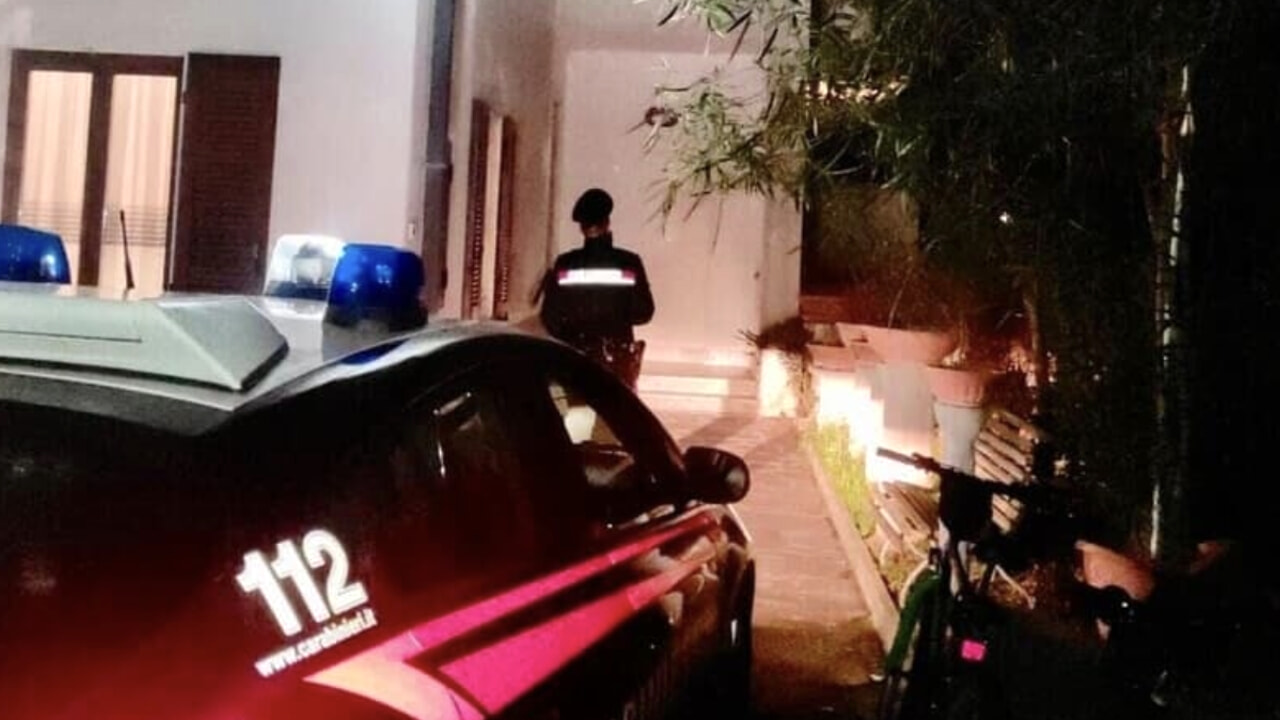 Scopre cadavere del fratello nel garage: tragedia nel Cilento