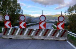 Ponte di Caiazzano chiuso tra Sassano e Padula: sarà demolito e ricostruito