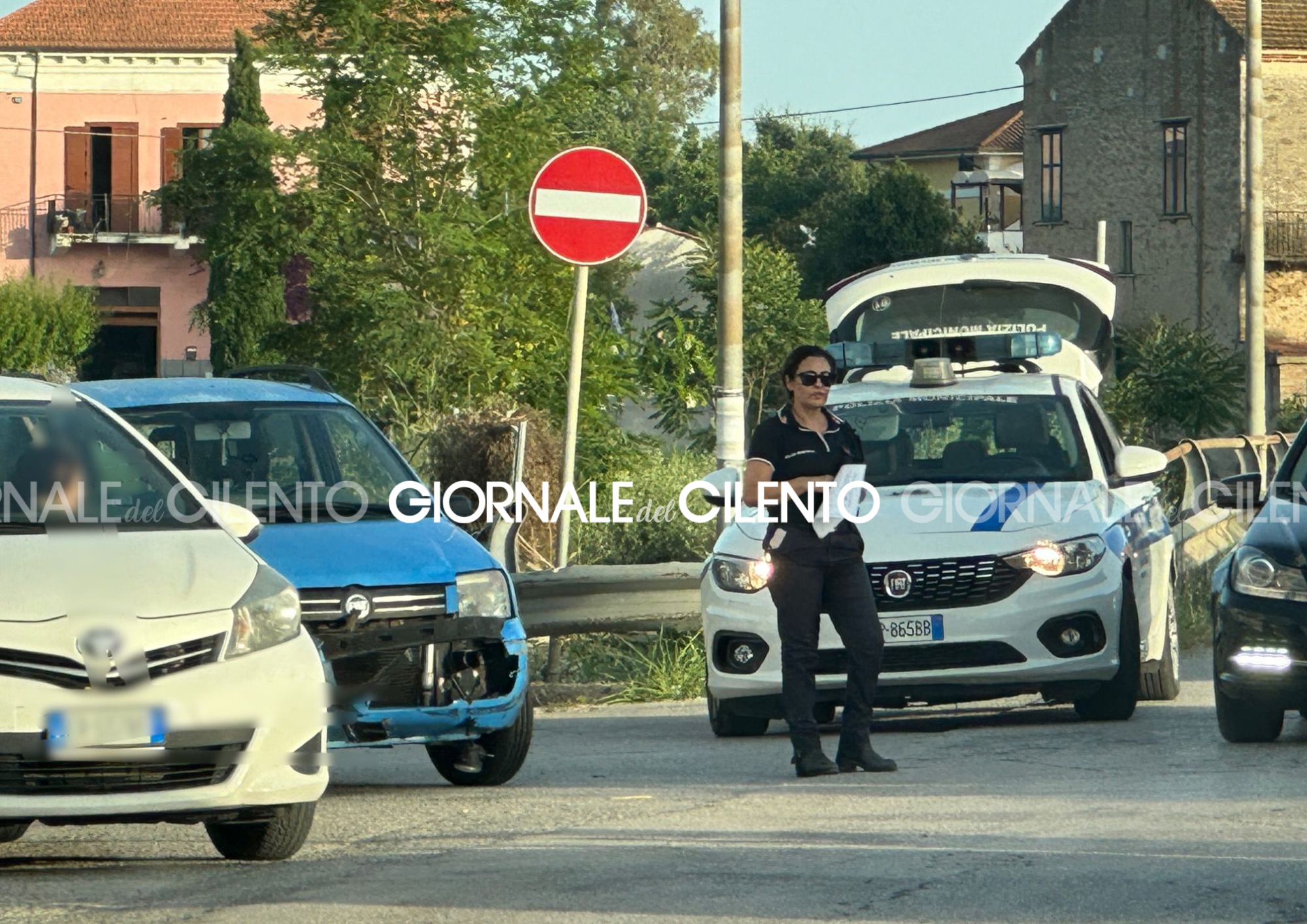 Scontro auto-moto sulla Via del Mare: coppia ferita