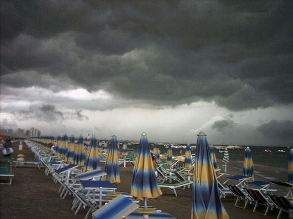 Allerta meteo in Campania per 24 ore: probabili temporali e raffiche di vento