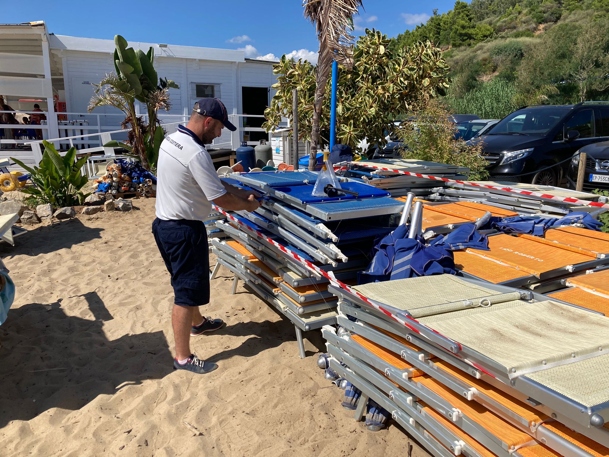 Palinuro, spiaggia occupata abusivamente: denunciati due concessionari