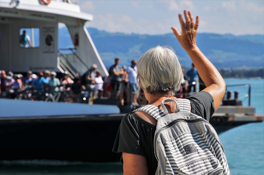 Guasto tecnico al Metrò del Mare: passeggeri costretti al rientro in porto con autobus