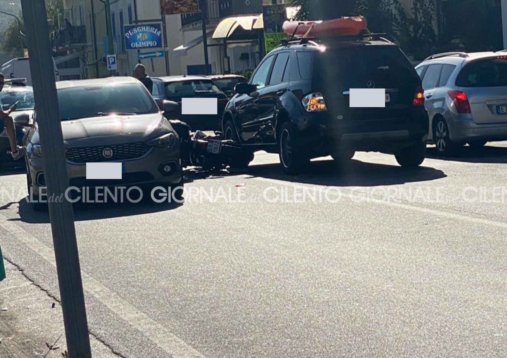 Incidente auto-moto a Policastro: un ferito, disagi al traffico