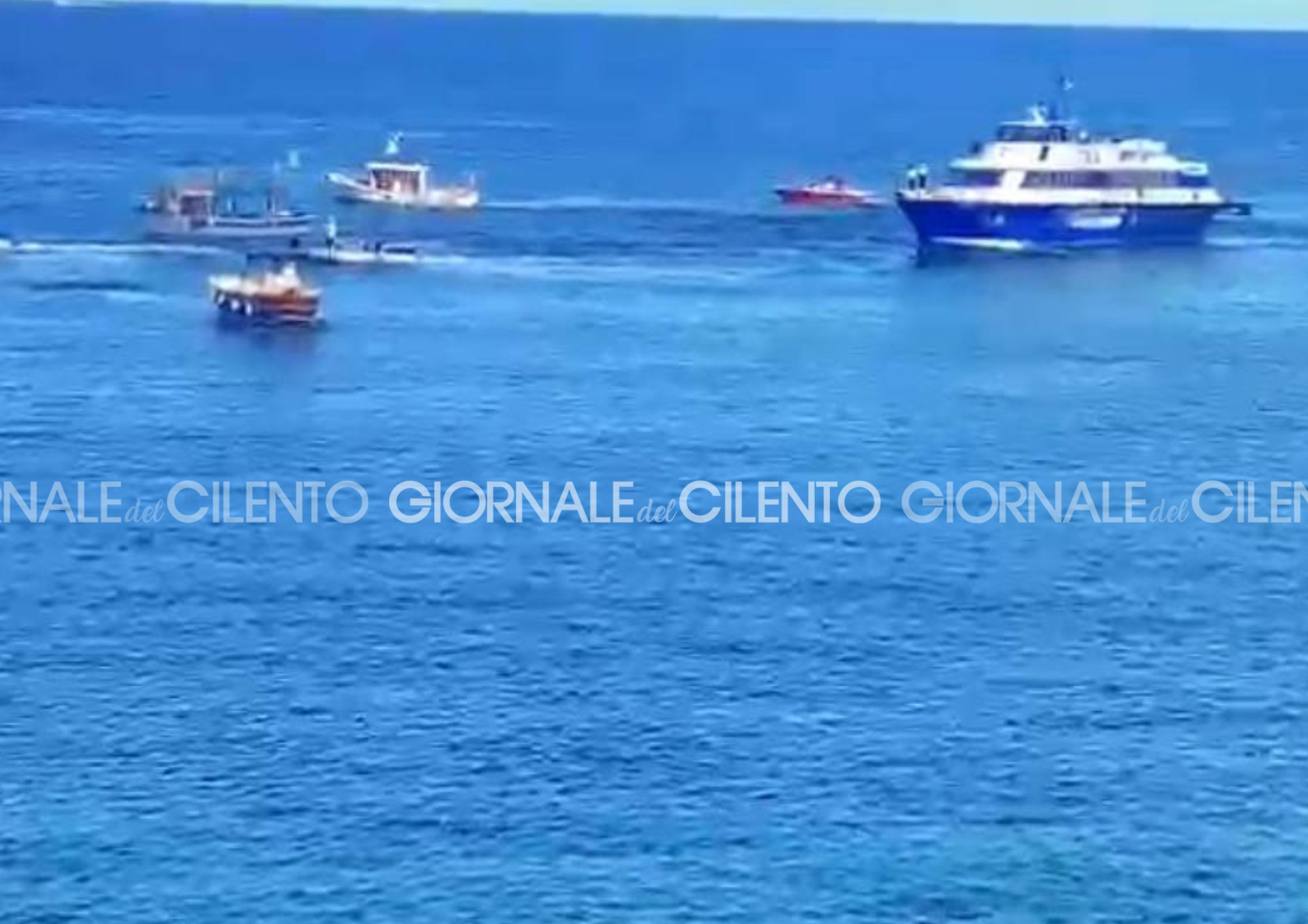 Metrò del Mare, prima partenza senza passeggeri dal Cilento, difficoltà al porto di Castellabate