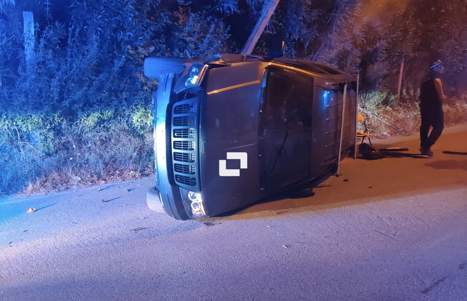 Scontro nella notte a Castellabate, cinghiale taglia la strada a un’auto: 4 feriti