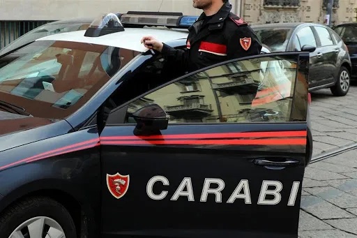 Marina di Camerota, trovati con armi e stupefacenti in auto: fermati due giovani