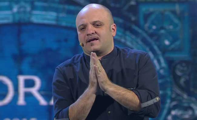 Risate e comicità con Peppe Iodice, Peppyssimo in piazza a Palinuro