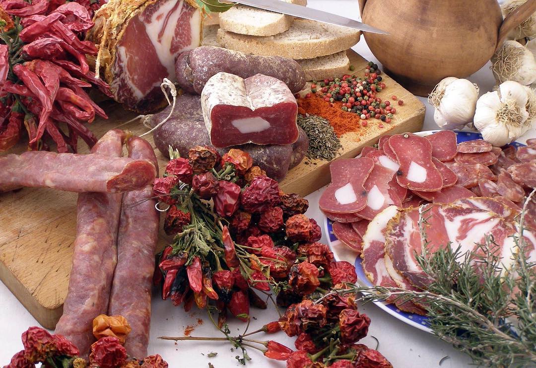 Segreti e sapori: alla scoperta dei salumi artigianali del Cilento e Vallo di Diano