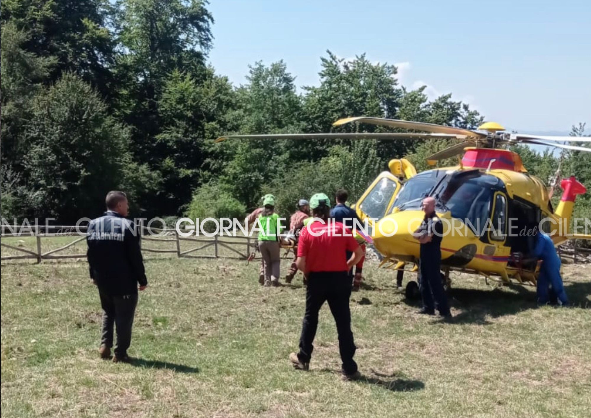 Salvata la giovane speleologa, era scivolata in una grotta a Corleto Monforte