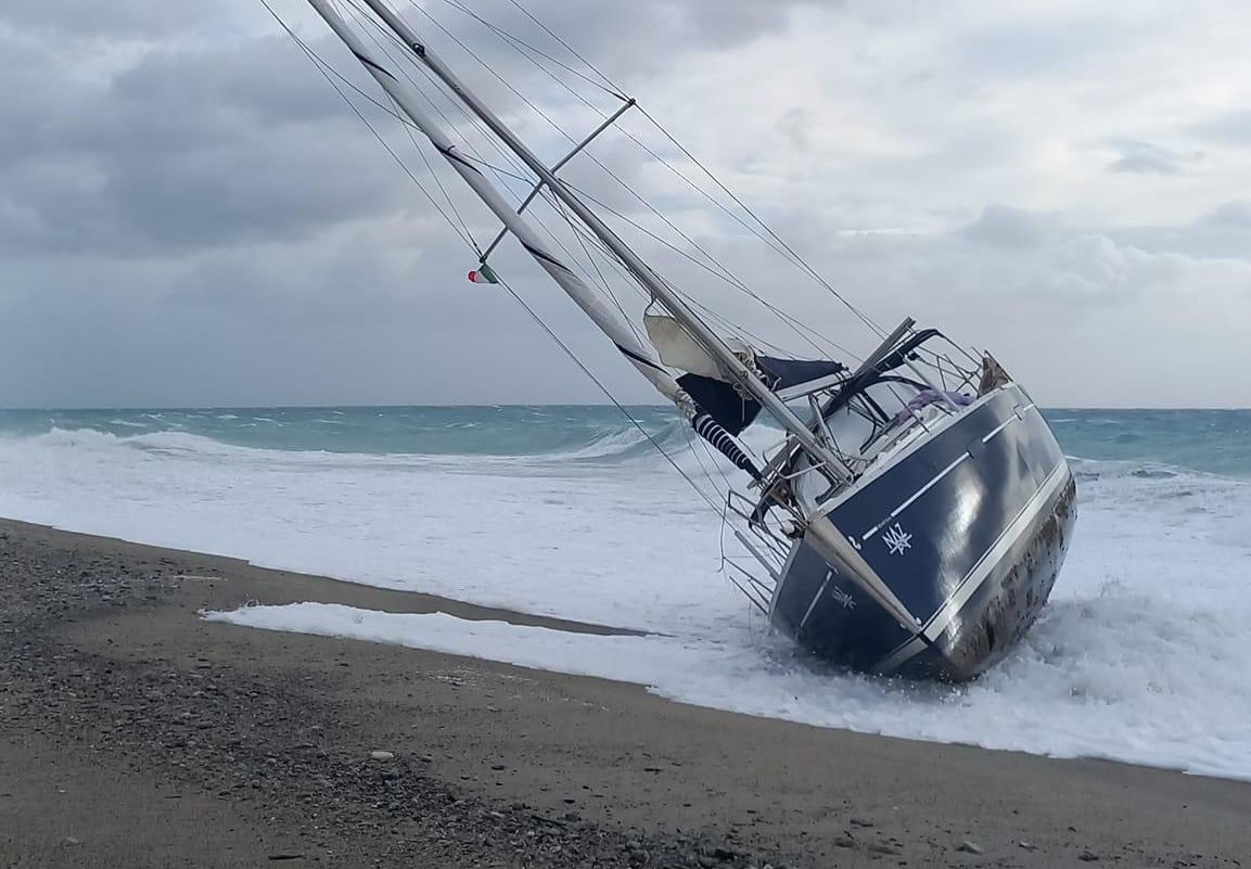 Cilento, valiero arenato sulla riva di una spiaggia