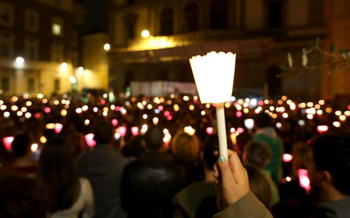 Una fiaccolata in memoria di Maria Rosa Troisi, uccisa a Battipaglia dal marito