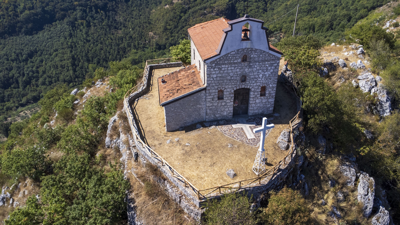 Viaggio nel Vallo di Diano, a San Pietro al Tanagro il culto del Santissimo Crocifisso