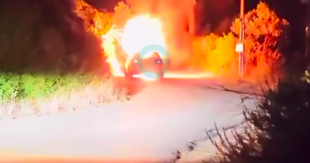 Auto in fiamme nel Comune di Camerota, intervento dei Vigili del fuoco