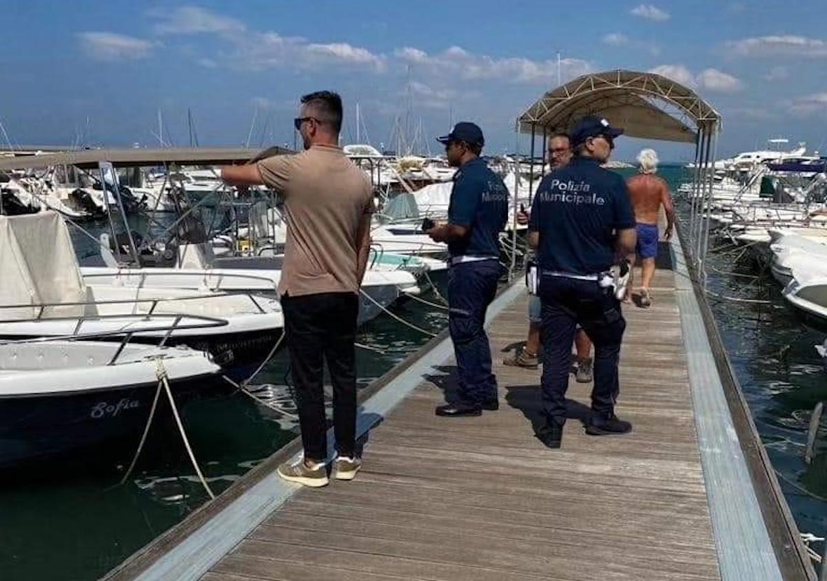 Agropoli, blitz della municipale al porto: oltre 30 titolari di natanti sanzionati