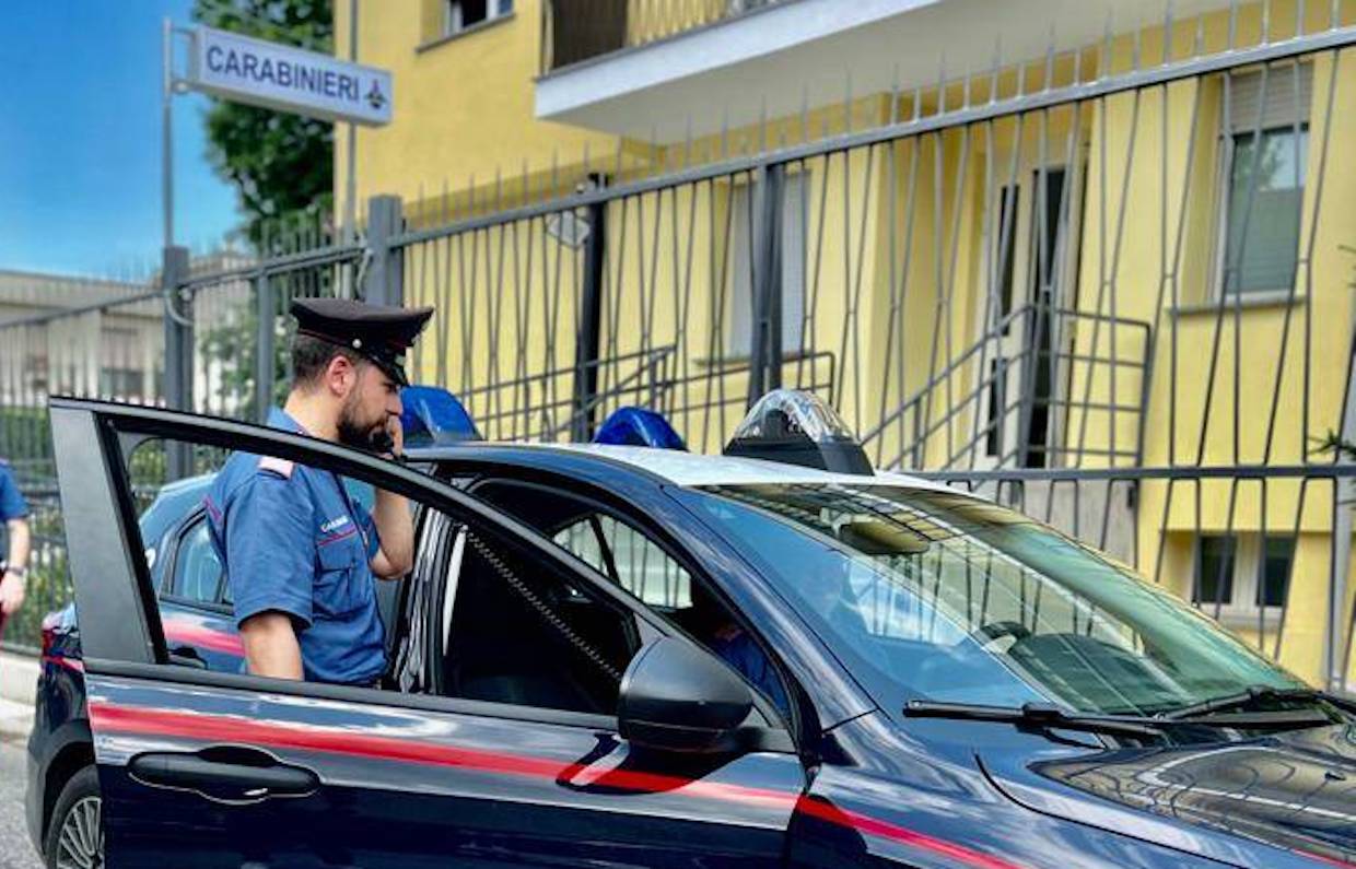 Atti persecutori e maltrattamenti in famiglia: 50enne arrestato