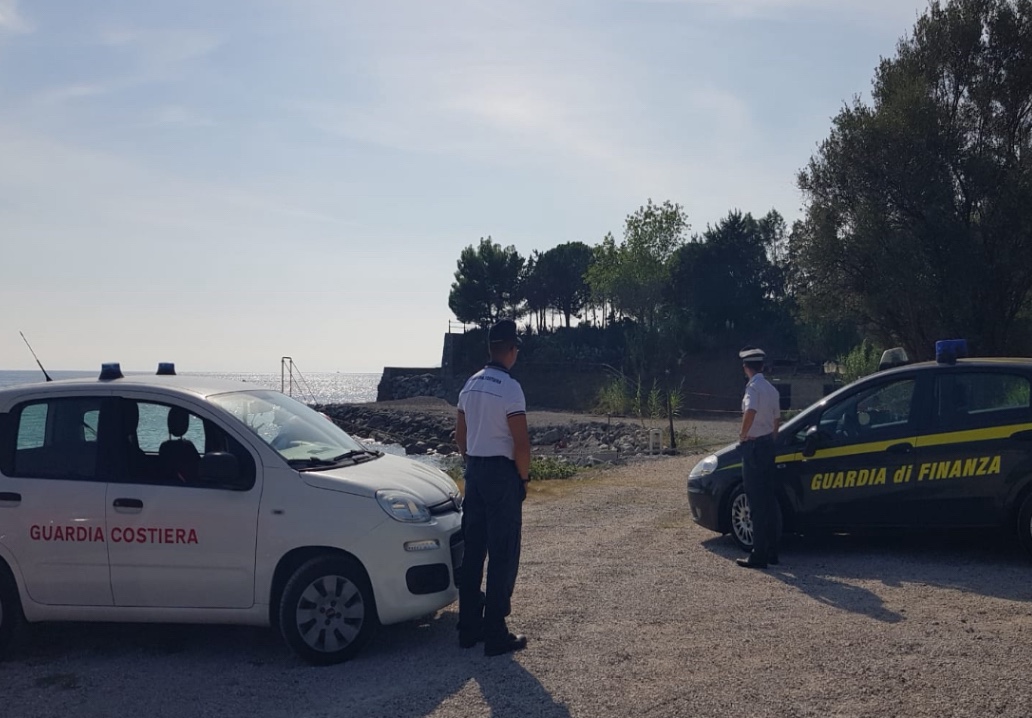 Vibonati, abusi a pochi passi dal mare: scattano i sequestri