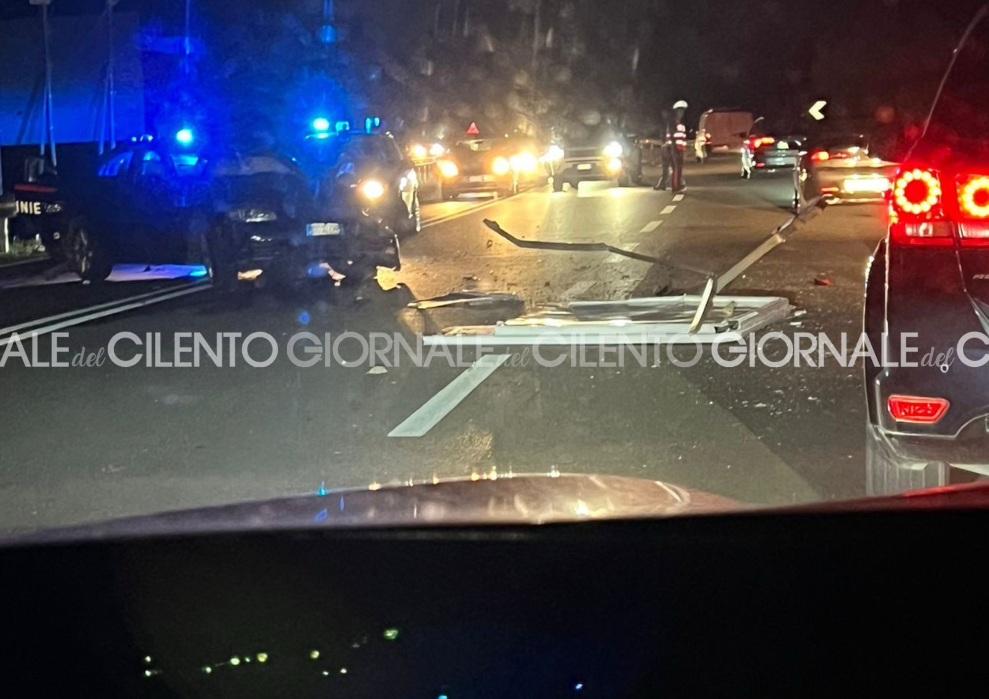 Auto esce fuori strada: incidente sulla Cilentana a Vallo della Lucania