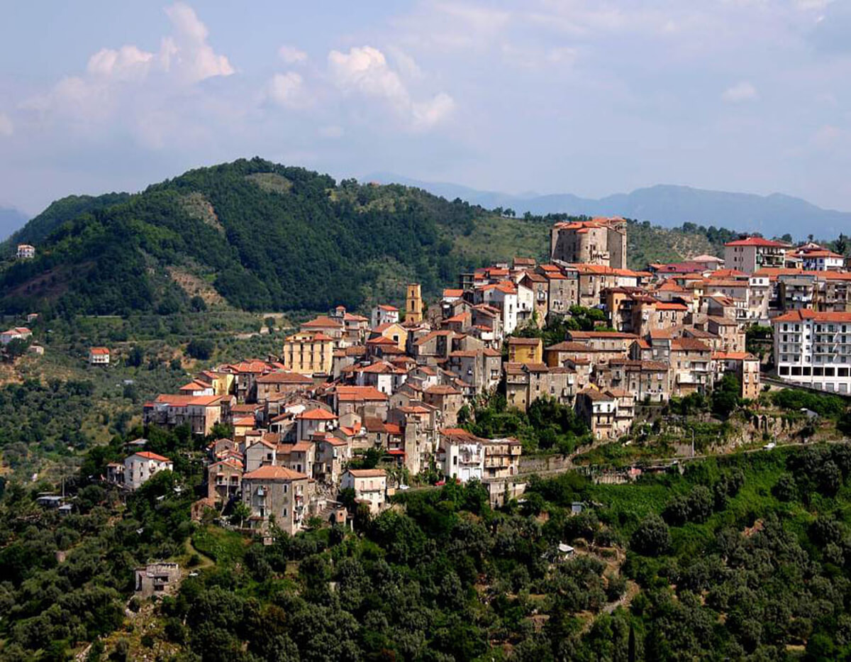 A Laureana si celebra l’autunno: l’evento ‘Sapori D’Autunno’ e il viaggio alla scoperta del borgo