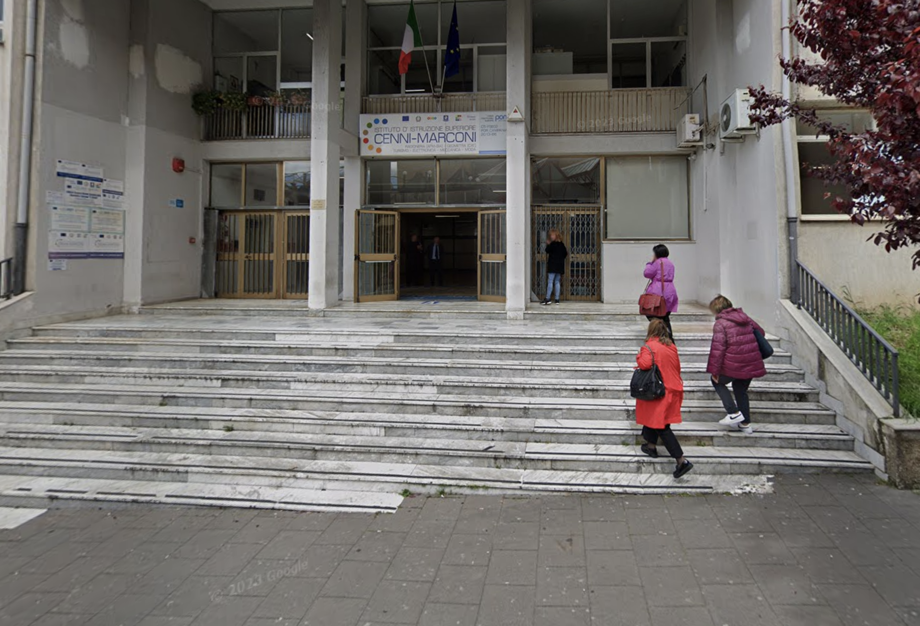 Vallo della Lucania, pistola contro la prof: al Cenni-Marconi arrivano gli ispettori