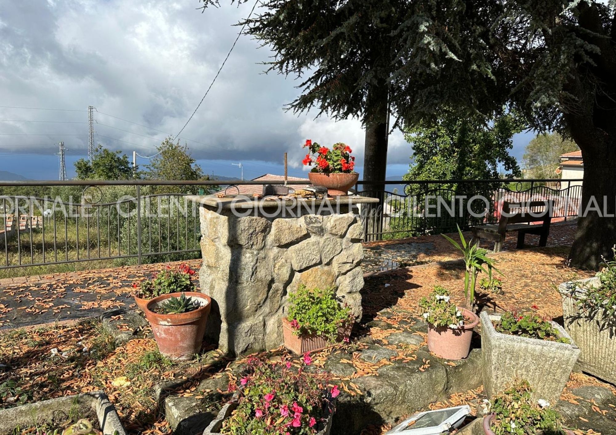 Rubata statua del santo nella piazza di Mercato Cilento