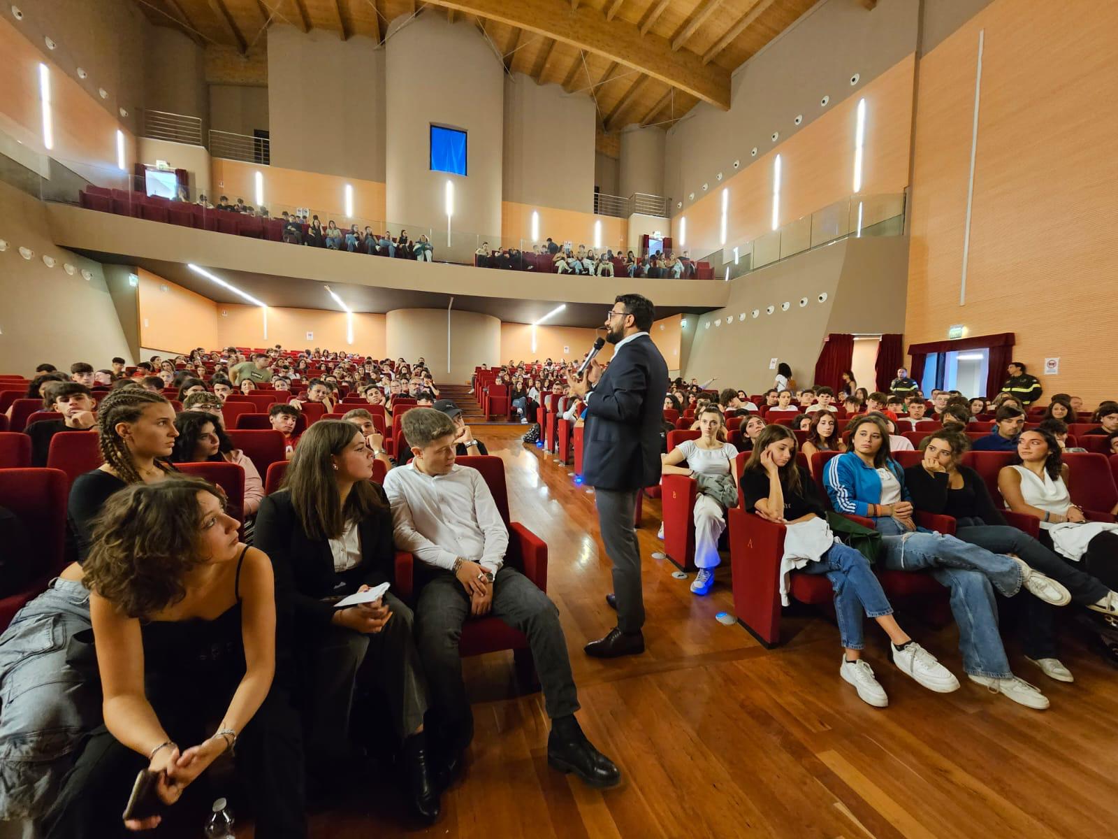 LexStart, gli studenti di Vallo della Lucania scendono in campo per le leggi regionali