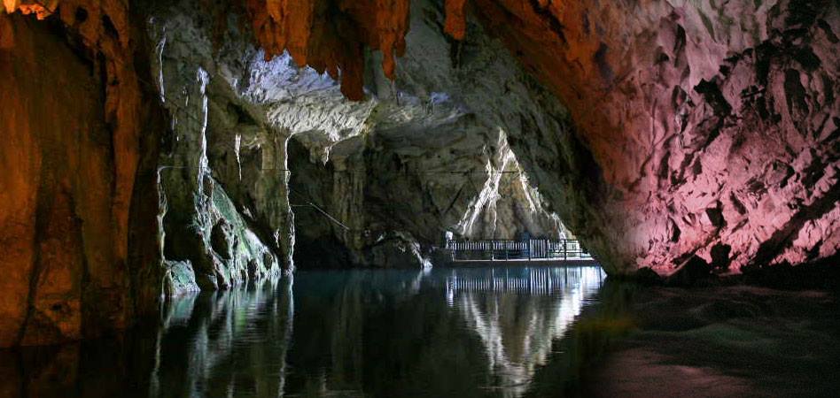 Possibile ritorno di Tappeto Volante nelle grotte di Pertosa-Auletta, è polemica