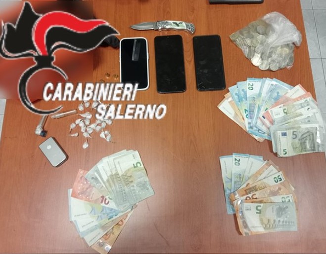 Spaccia crack: fermato e arrestato dai carabinieri