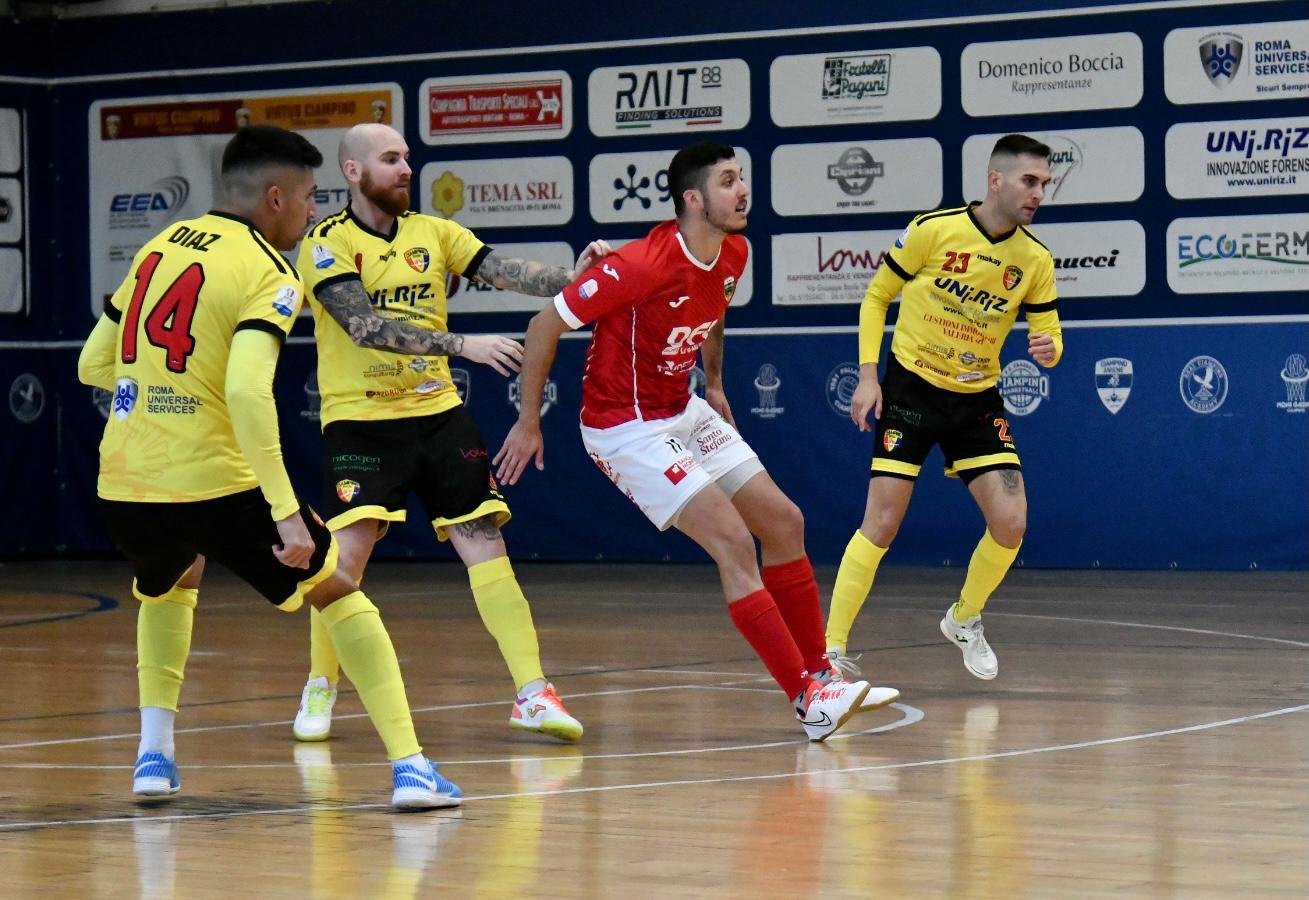 Futsal Sala Consilina, rimonta dei draghi gialloverdi ma a Ciampino è un punto a testa