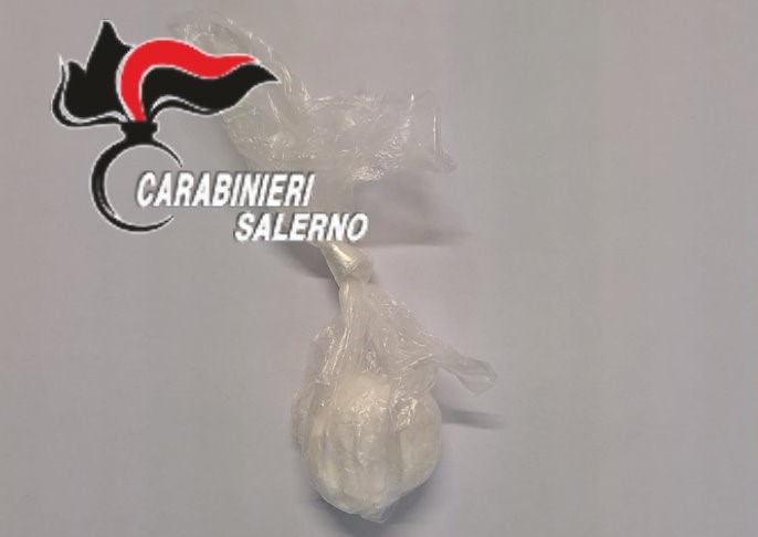 Cilento, va in giro con la cocaina: pusher in manette