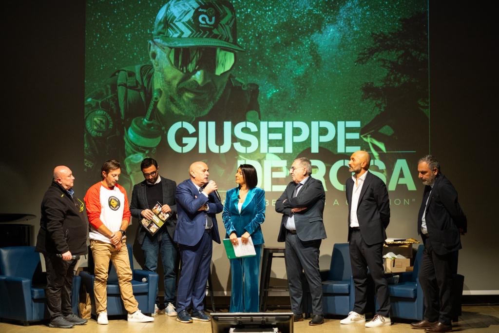 L’ultramaratoneta Giuseppe De Rosa premiato a Sala Consilina per le sue imprese