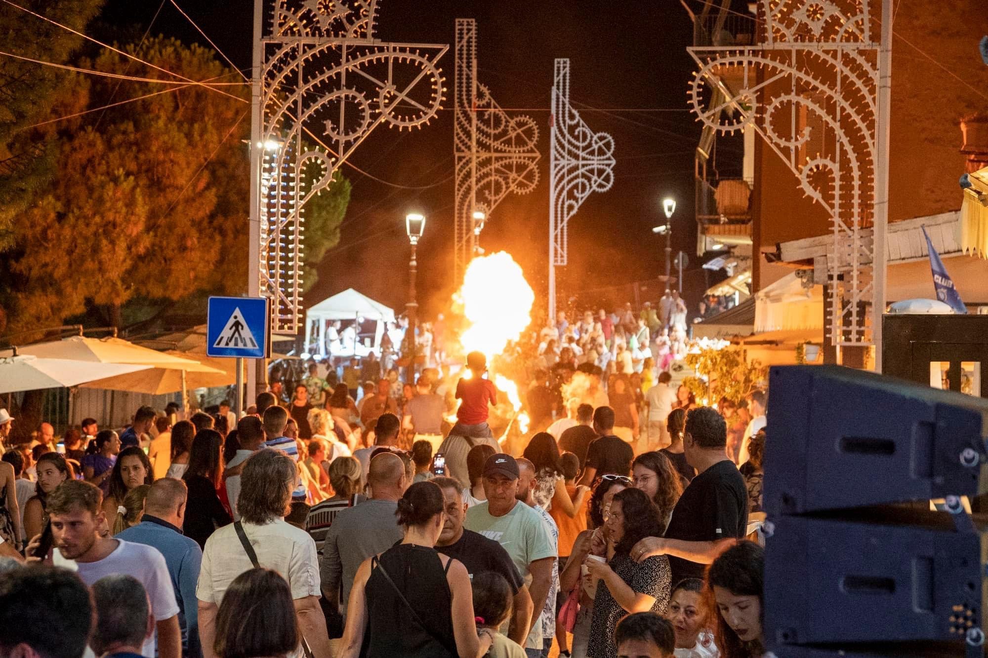 Marina di Camerota si veste di festa per la notte bianca sudamericana