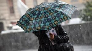 Campania, nuova allerta meteo gialla per temporali: rischio grandine e forti raffiche di vento