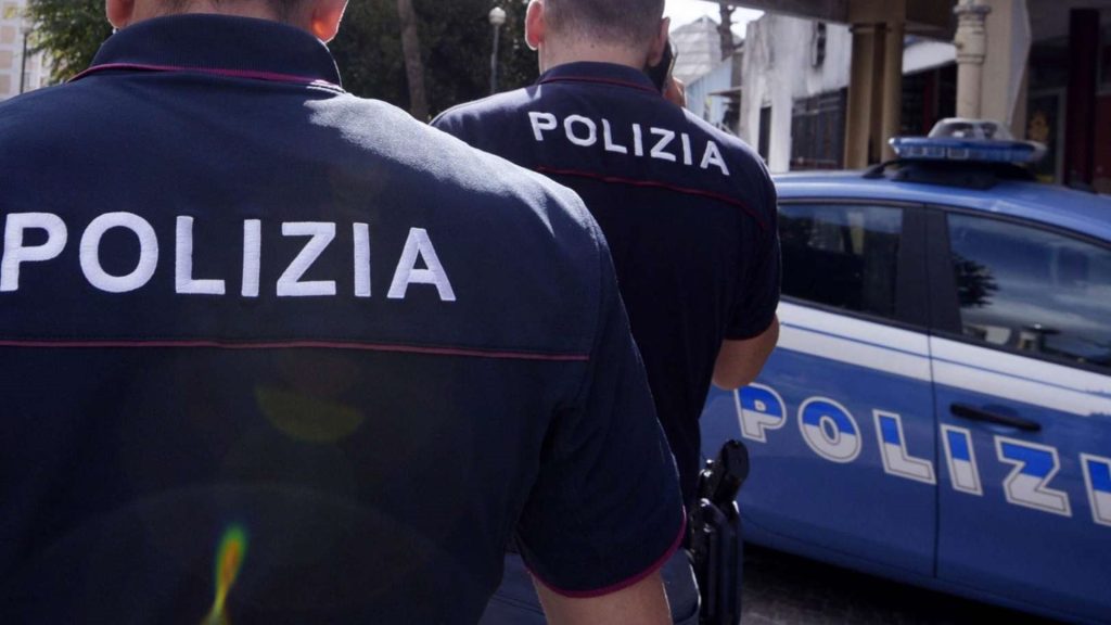 Maxi operazione di polizia contro la criminalità giovanile: perquisizioni a Salerno