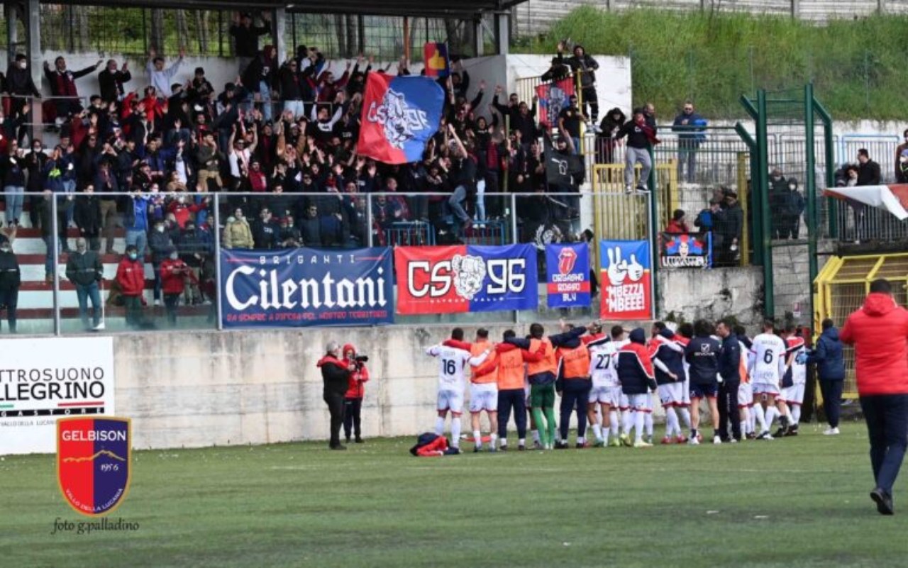 Vallo della Lucania, dopo lo striscione un altro sopralluogo allo stadio Morra. Bruno: «Assunti impegno»