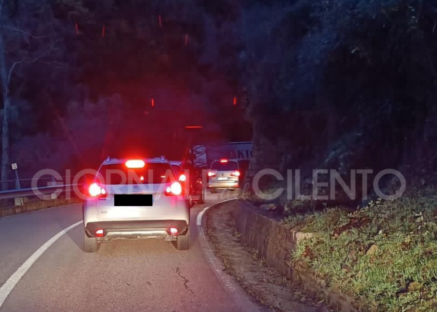 Chiusura Cilentana, ex ss 18 bloccata da un camion: disagi e ritardi