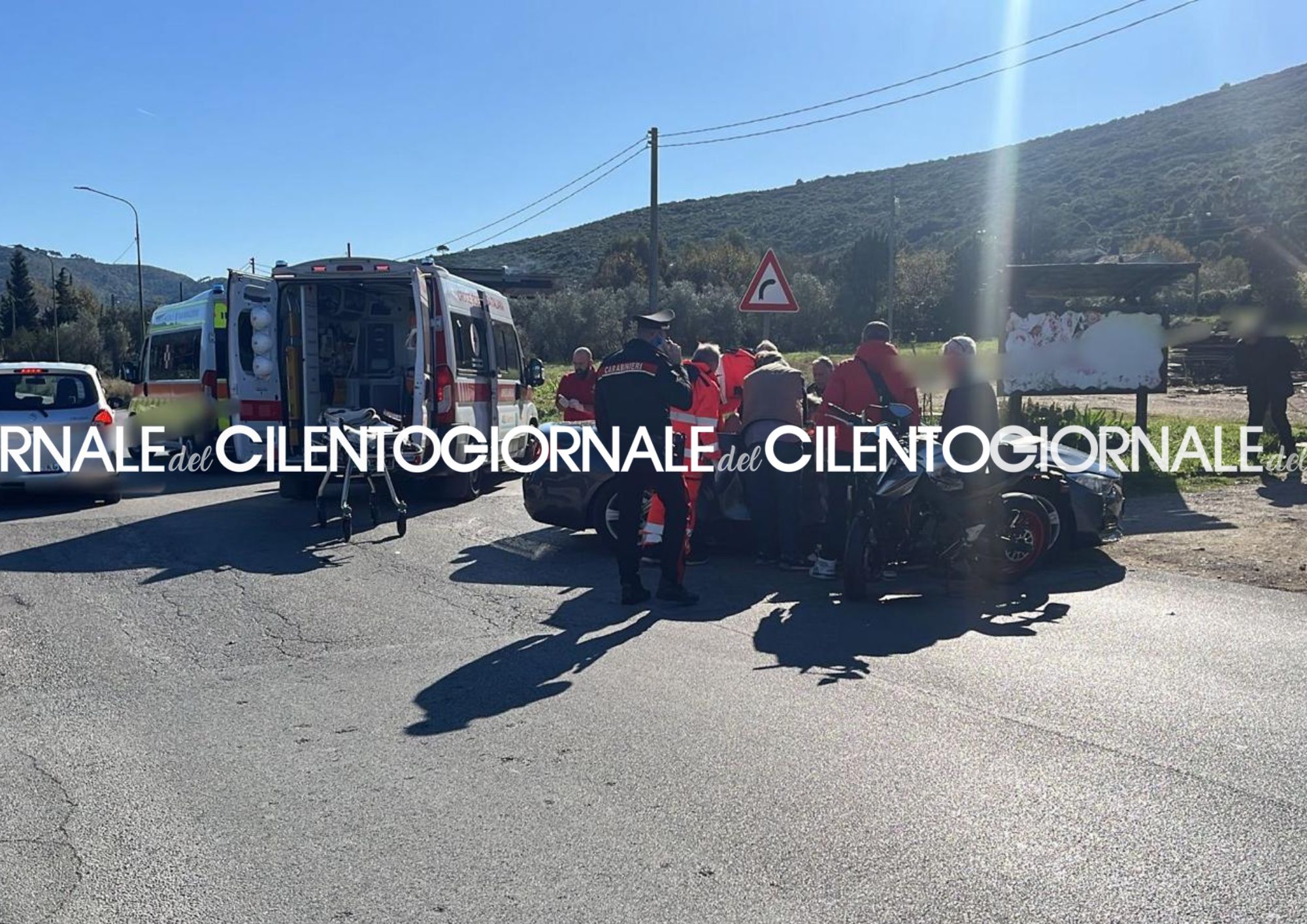 Scontro tra auto e moto a Castellabate: due feriti e molta paura