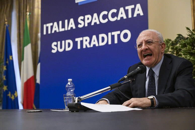 Ira De Luca su autonomia: «Sud tradito andremo in Consulta»