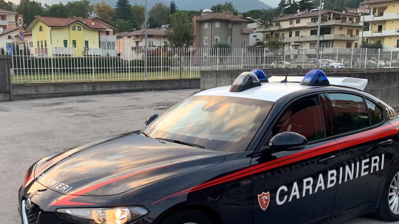 Cilento, a casa nascondeva un chilo di droga e migliaia di euro in contanti: 40enne in manette