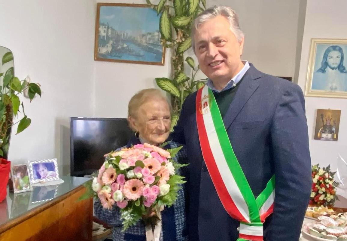 Grande festa a Castellabate per i 100 anni della signora Marietta