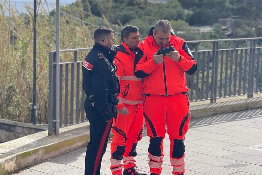 Donna scomparsa a Ischia, 3 piloti droni valdianesi impegnati nelle ricerche