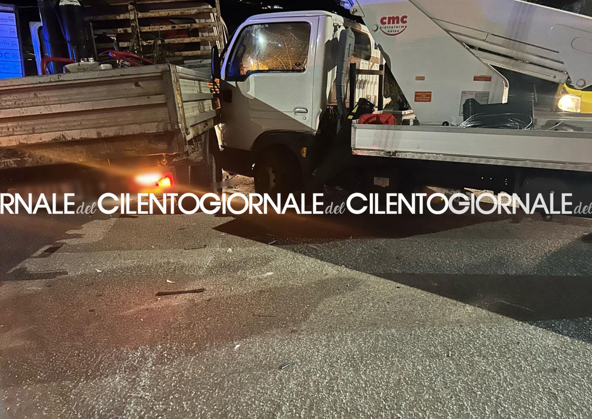 Scontro tra due camion a Laureana Cilento, due operai feriti