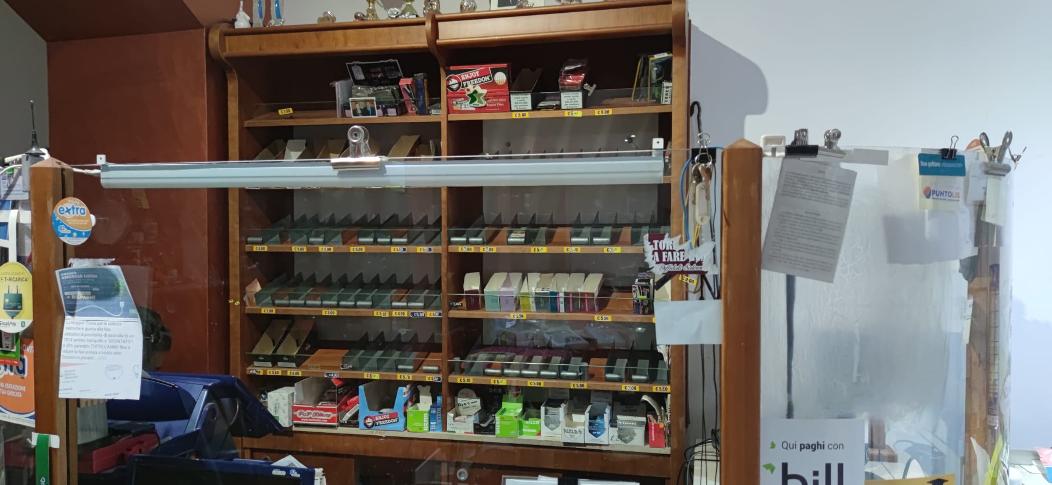 Svaligiate due tabaccherie nel Vallo di Diano: ladri rubano sigarette e contanti